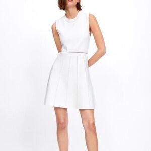 Unworn Zara women elegant white sleeveless knit dress, size M